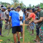Anggota Satgas TMMD Ke-126 Kodim 1505/Tidore dan Warga Kompak, Siapkan Pengecoran Tiang Masjid