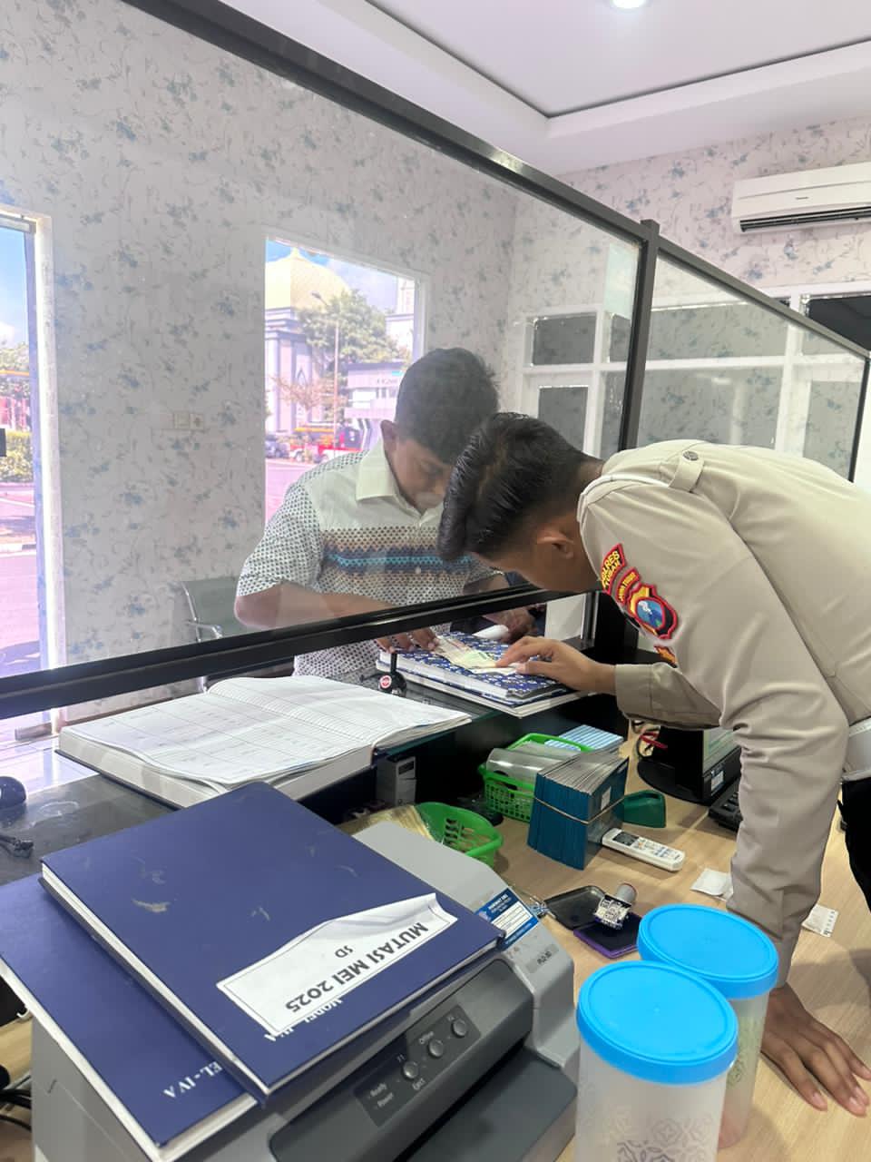 Polres Tuban Lakukan Sosialisasi Prosedur Pengambilan BPKB dalam Kegiatan POLANTAS MENYAPA, AKP Moh. Imam Reza: Proses Administrasi Harus Patuhi Aturan