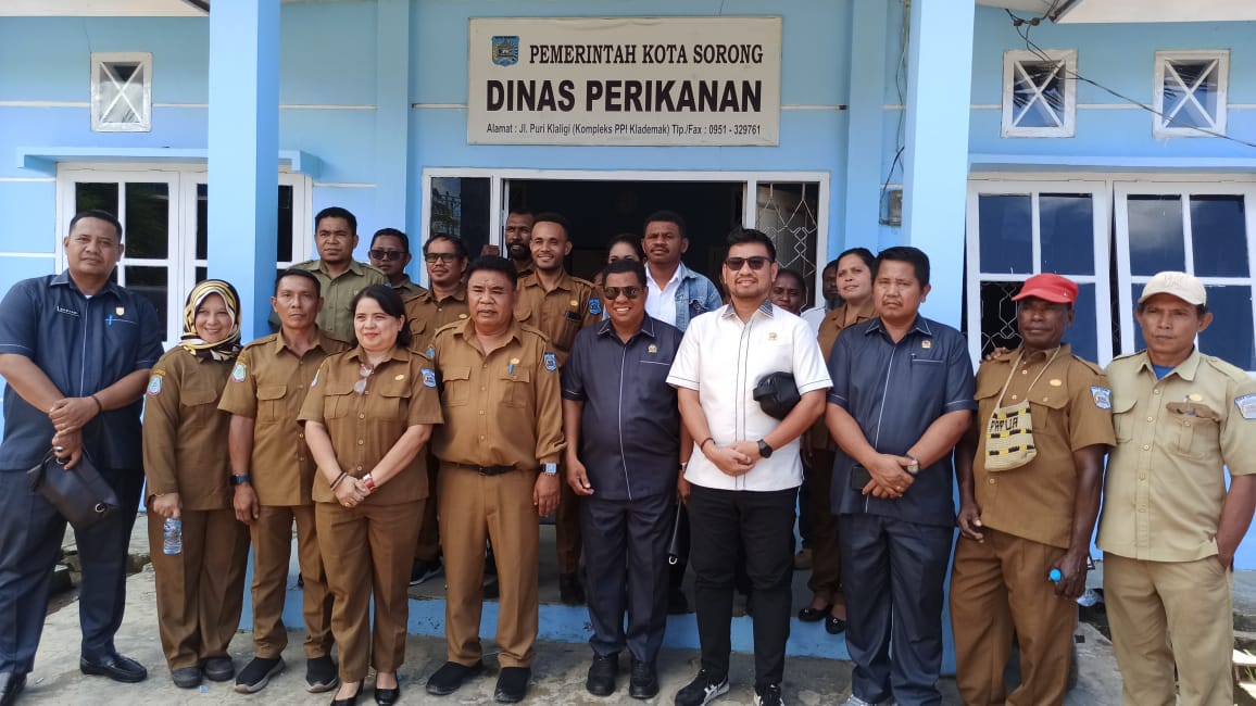 DPR Kota Sorong Desak Pemerintah Provinsi Segera Perbaiki Pasar Ikan Jembatan Puri untuk Dukung Peningkatan PAD