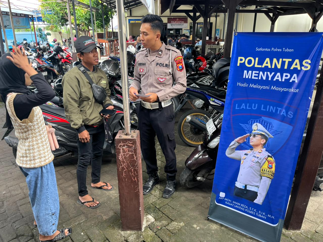 Polres Tuban Gelar POLANTAS MENYAPA, Edukasi SIM dan Pajak Kendaraan Polres Tuban Gelar POLANTAS MENYAPA, Edukasi SIM dan Pajak Kendaraan