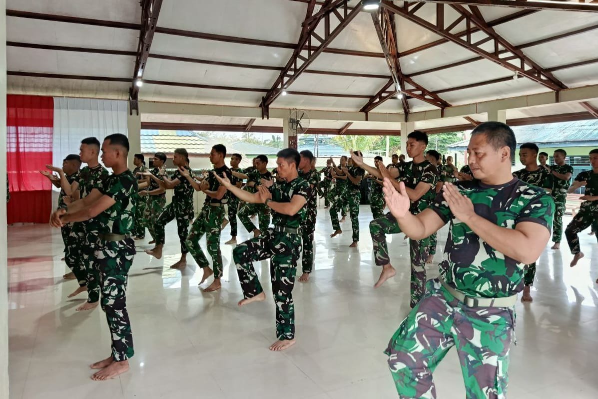 Latih Ketangkasan Prajurit, Kodim 1710/Mimika Gelar Latihan Pencak Silat Militer Latih Ketangkasan Prajurit, Kodim 1710/Mimika Gelar Latihan Pencak Silat Militer