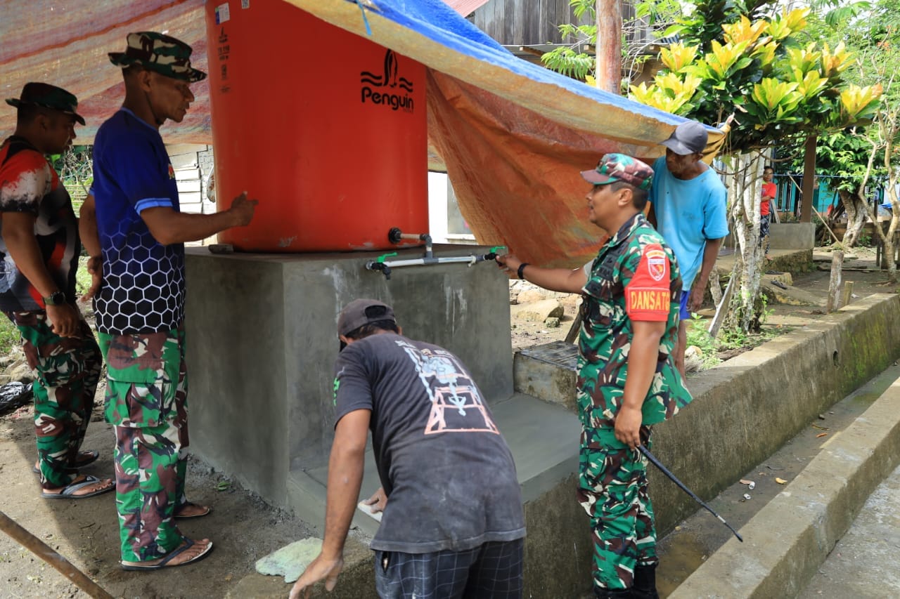 Pastikan Tepat Waktu dan Berkualitas, Dansatgas TMMD Ke-126 Kodim 1505/Tidore Cek Langsung Progres Pembangunan Fisik dan Sasaran Tambahan