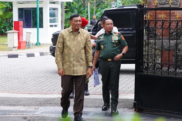 Panglima TNI Hadiri Rapat Kabinet Paripurna yang Dipimpin Presiden Prabowo