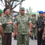 Wapang TNI Dampingi Menhan RI Kunjungi Yonif TP 821/Satria Bupolo di Pulau Buru