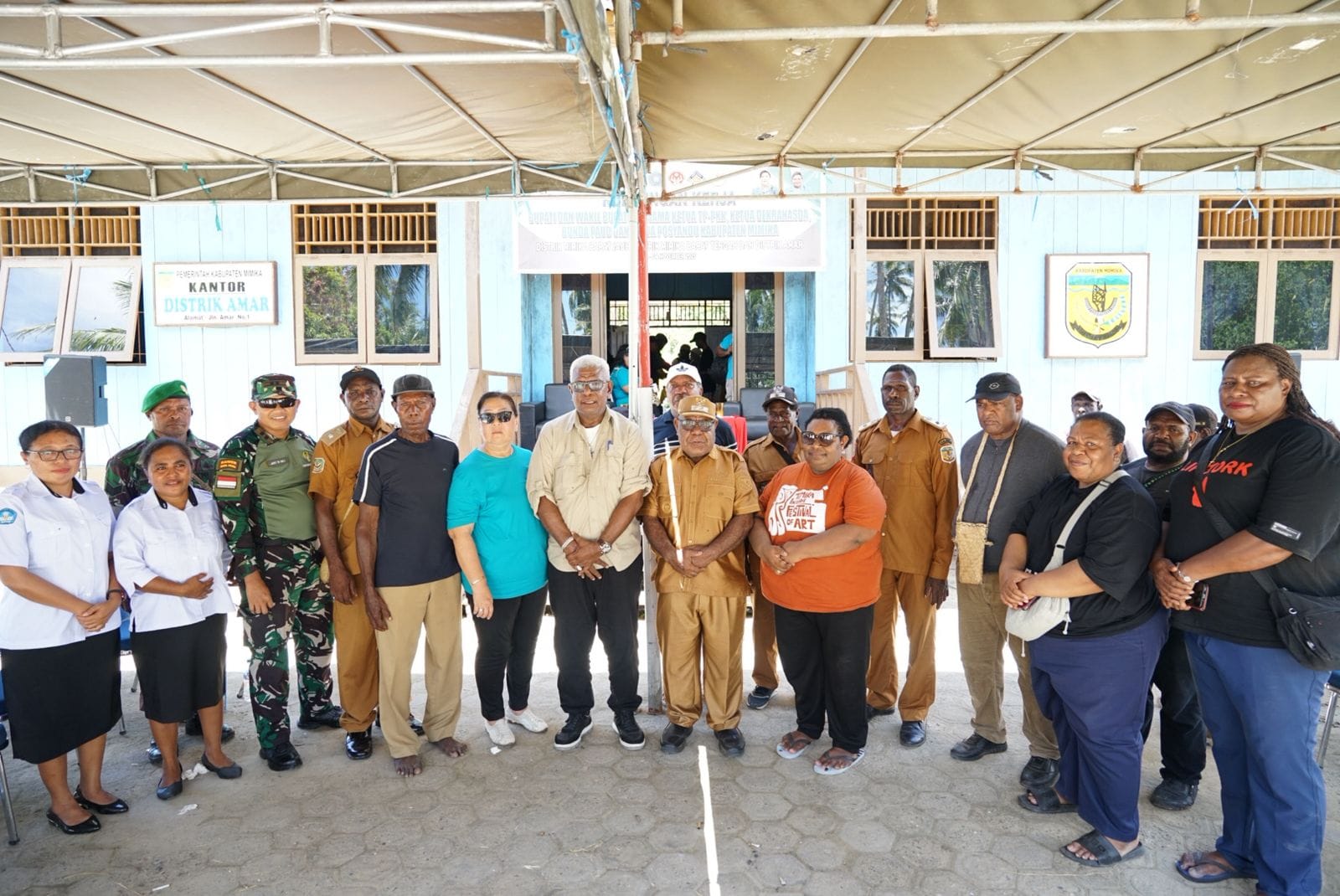 Hari Terakhir Kunker, Dandim 1710/Mimika Dampingi Bupati Tinjau Fasilitas Umum dan Serap Aspirasi Masyarakat di Distrik Amar