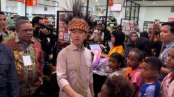 Berbagi Kebahagian, Wapres Ajak Anak Yatim di Manokwari Belanja Kebutuhan Sekolah