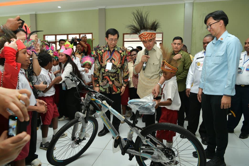 Tinjau Pembelajaran Metode GASING di Manokwari, Wapres Dorong Siswa Papua Cinta Matematika