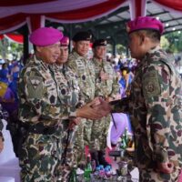 Panglima TNI Dikukuhkan sebagai Warga Kehormatan Pasukan Pendarat Korps Marinir