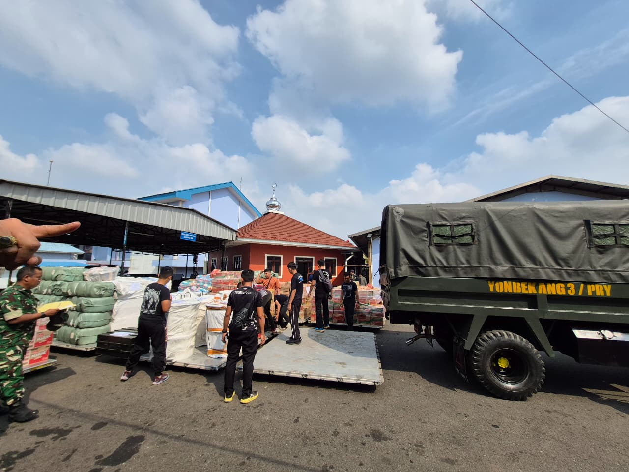 Kerahkan 21.707 Personel dan Beragam Alutsista, TNI AD Perkuat Bantuan Kemanusiaan di Sumatera