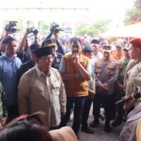 Panglima TNI Dampingi Presiden RI Tinjau Langsung Dampak Banjir dan Pengungsian Warga di Aceh Tamiang dan Bener Meriah