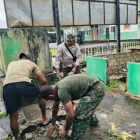 Jum’at Bersih, Anggota Kodim 1505/Tidore Tunjukkan Kepedulian pada Lingkungan Kerja