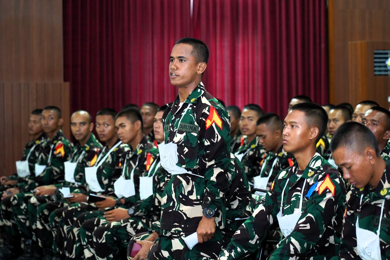 Gubernur Akmil Berikan Pembekalan kepada 713 Taruna Tingkat I/Pratar