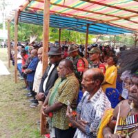 Agar Berjalan Dengan Aman dan Khidmat, Babinsa Koramil Agimuga Hadiri Sekaligus Amankan Jalannya Ibadah Rekonsiliasi Umat Katolik
