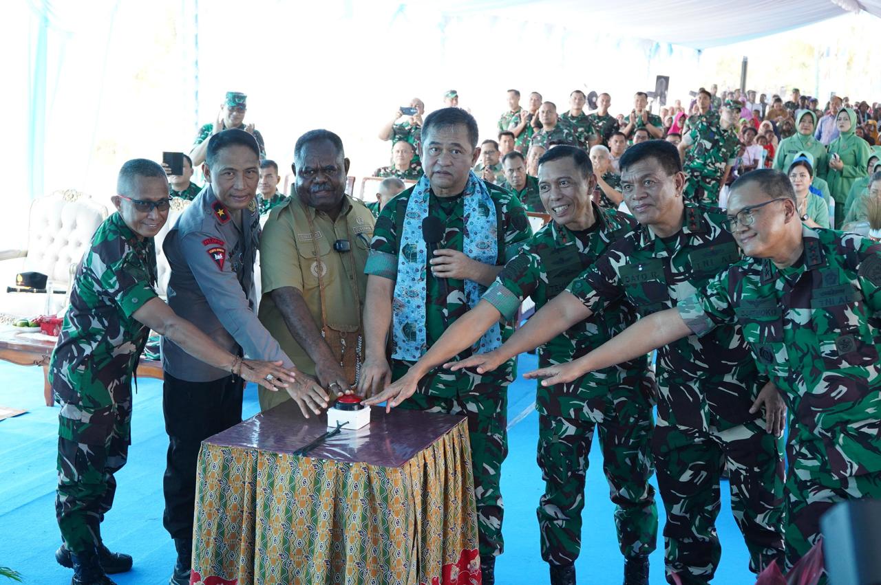 Pangkoarmada III Hadiri Kunker Kasad di Aimas Dalam Rangka Program TNI AD Manunggal Air