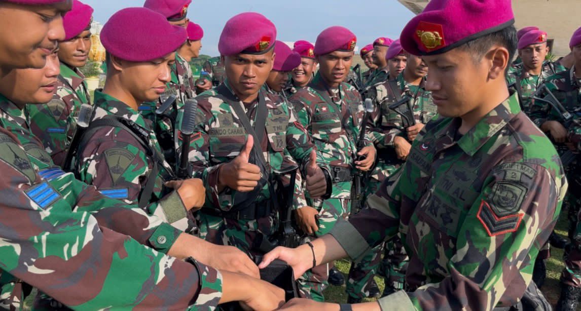 Prajurit Yonif 2 Marinir Galang Donasi untuk Korban Banjir Sumatra Saat Tengah Penugasan Pam Bangsitnas di Ibukota
