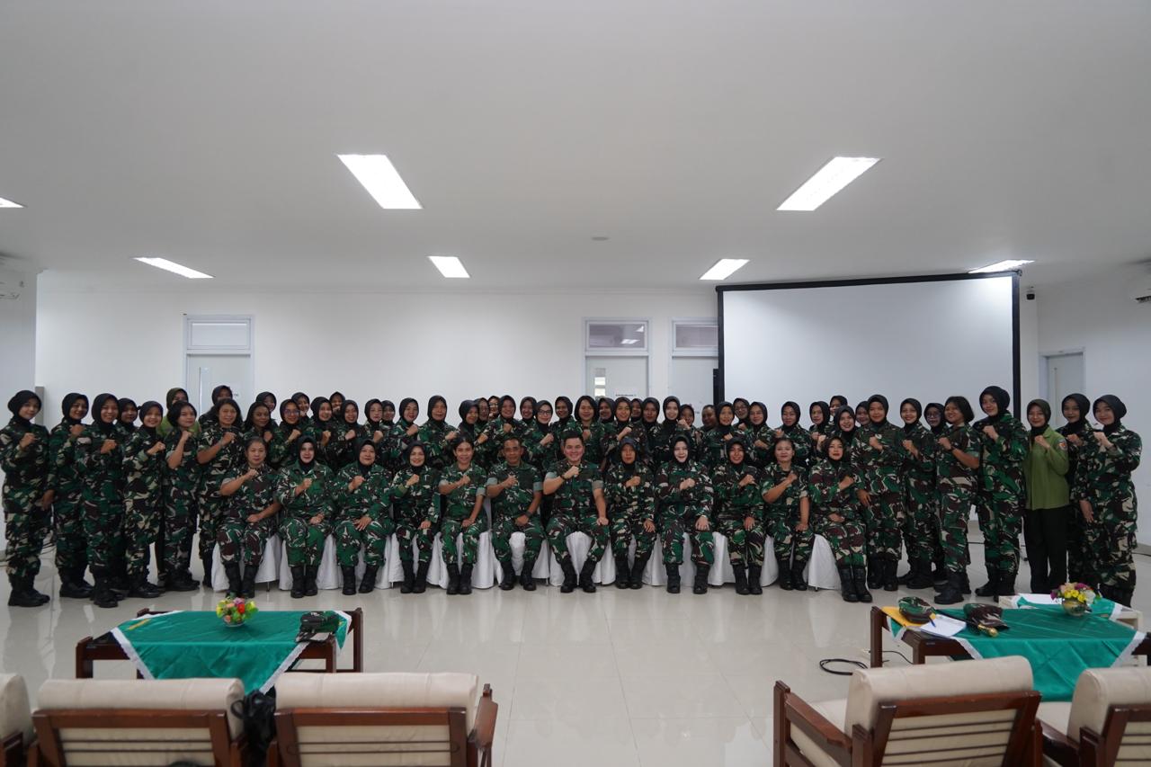 Gubernur Akmil Berikan Pengarahan kepada Kowad Subkoor Akmil pada Pertemuan Rutin Triwulan IV