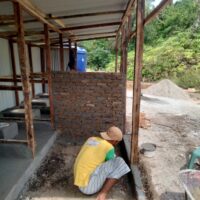 TNI Bangun Fasilitas MCK untuk Dukung Kesehatan Pengungsi di Tapanuli Selatan