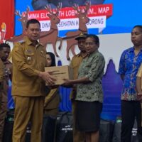 Pemkot Sorong Perkuat Layanan Kesehatan Primer, 111 Posyandu Terima Posyandu Prima dan Antropometrikit