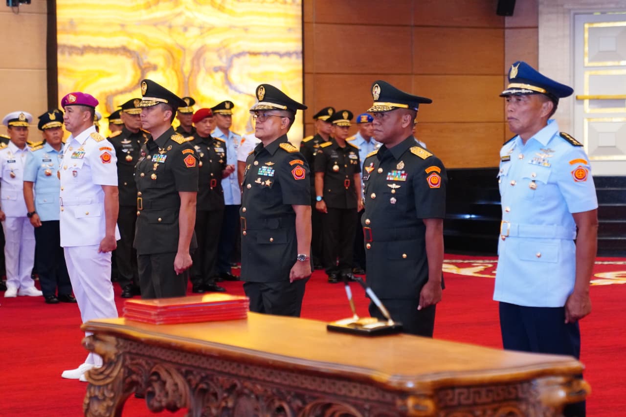 Wapang TNI Pimpin Sertijab Kapuspen TNI, Dan PMPP, dan Kapusjaspermildas