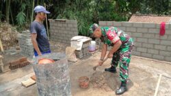Wujud Kemanunggalan, Babinsa Bence Gotong Royong Bangun RTLH Kediaman Bapak Samiri