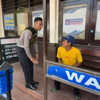 Bukan Pencitraan, Tapi Pengabdian: Polantas Menyapa dan Air Mata Kepercayaan di Tuban