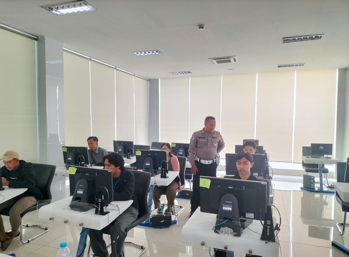 Saat Polisi Hadir Bukan untuk Menilang, Tapi Mendengarkan