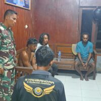 Aksi Babinsa Koramil Agimuga Bersama Personel Lanal Timika Amankan Pengedar Sekaligus Pemakai Narkoba