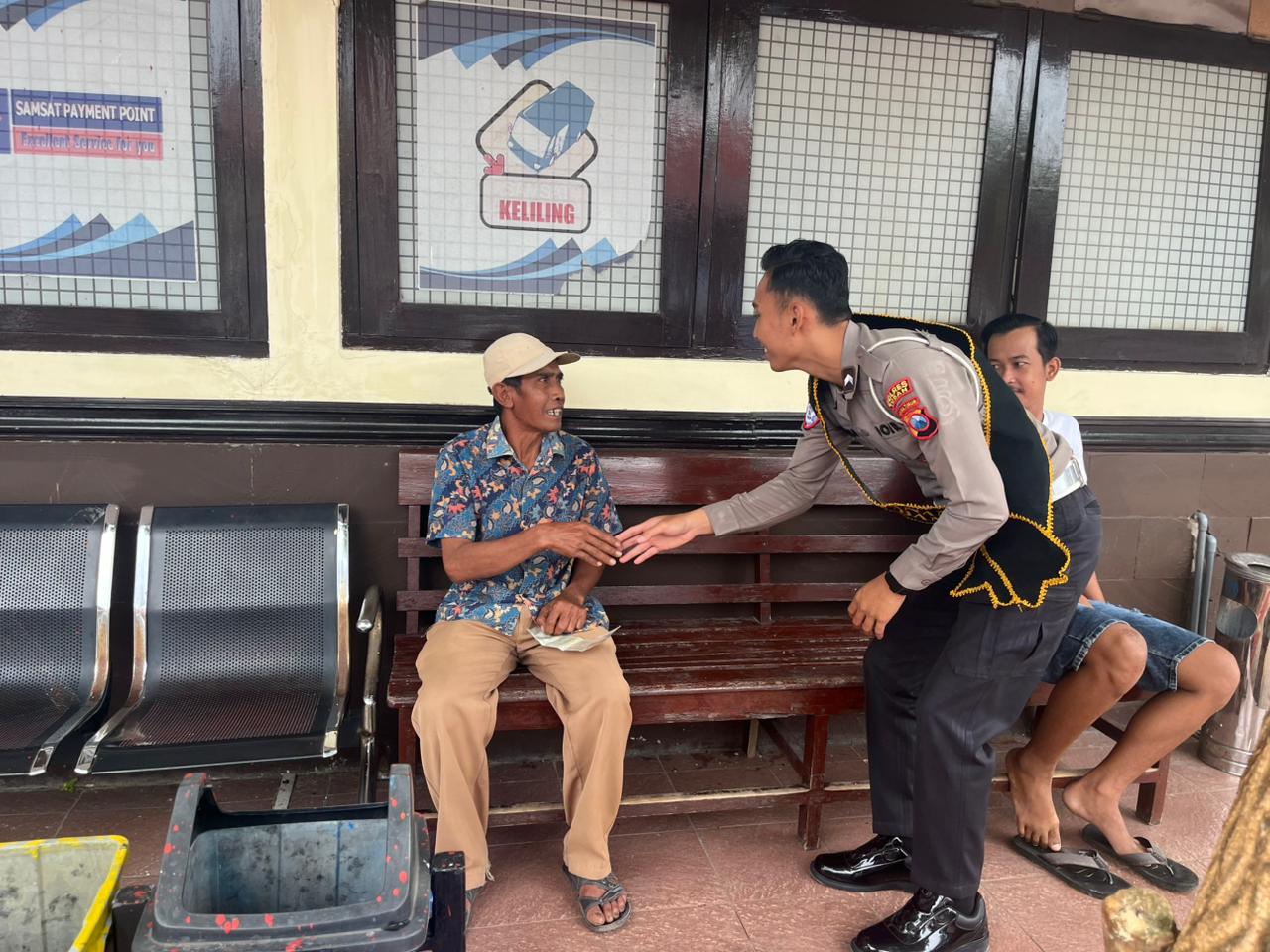 Tanpa Sirene, Tanpa Teguran: Pagi Hangat Bersama Polantas Menyapa