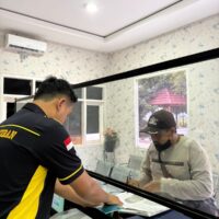 Ketika Polisi Memilih Mendengar daripada Menilang