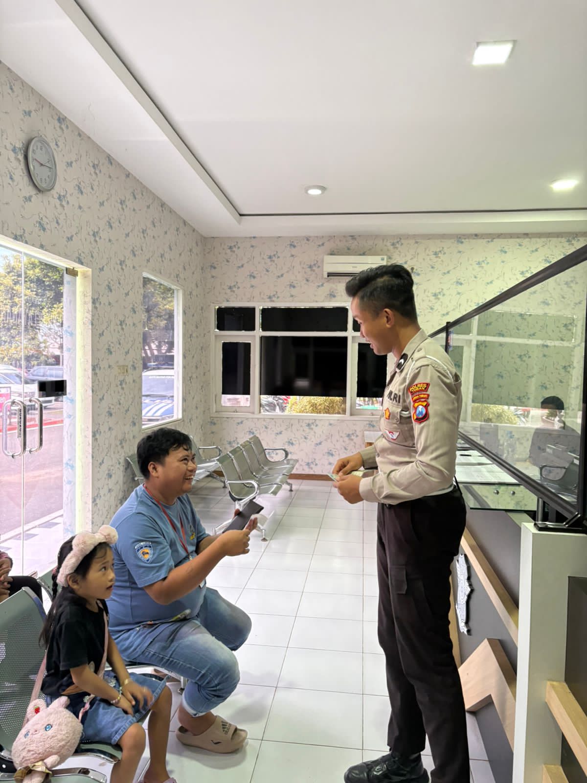 Tak Ada Tilang, Tak Ada Ketakutan: Polantas Tuban Bangun Kepercayaan dari Desa