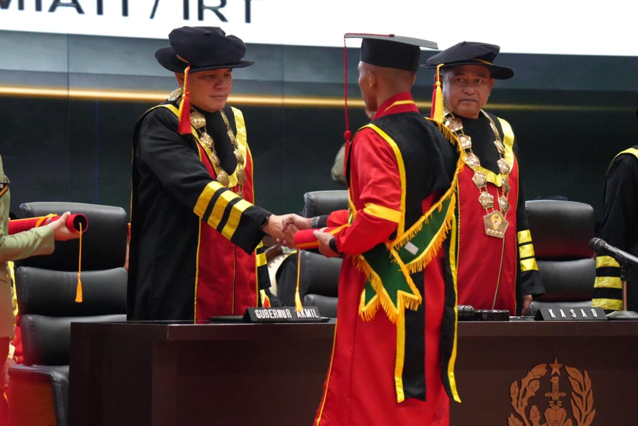 Gubernur Akmil Hadiri Wisuda Sarjana Terapan 380 Pama Abituren Akmil TA 2025