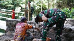 Finishing Jembatan TMMD Ke 127 Kodim 0808/Blitar, Satgas Dan Warga Percepat Akses Mobilitas