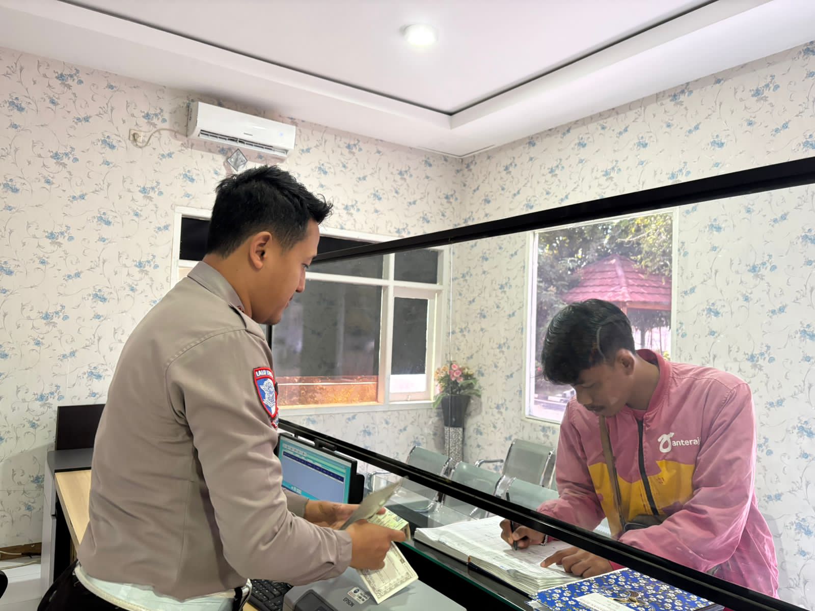 Polantas Menyapa Permudah Warga Akses Informasi Administrasi Kendaraan