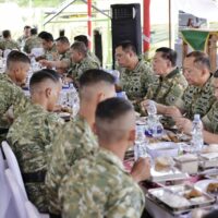 Wapang TNI Dampingi Menhan RI Tinjau Yonif TP 888, Perkuat Pertahanan Negara