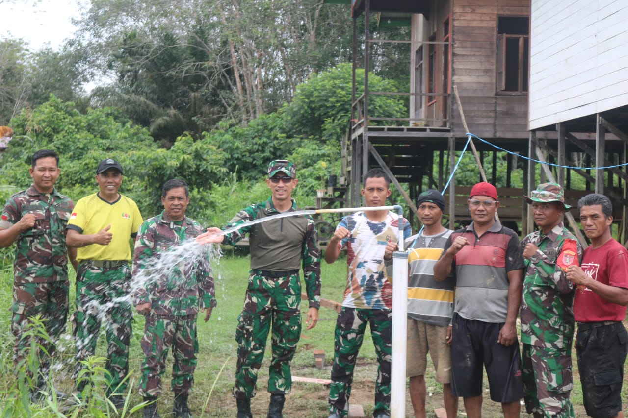 Dansatgas TMMD Wiltas Ke-127 Tinjau Lokasi TMAB dan MCK di Kampung Tering Lama