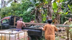 Personel TMMD Ke-127 Kodim 1514/Morotai Pasang Mesin Bor Air di Desa Falila