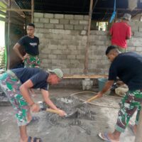 Personel Satgas TMMD Ke-127 Kodim 1514/Morotai Laksanakan Penyusunan Batu Bata RTLH di Desa Mandiri