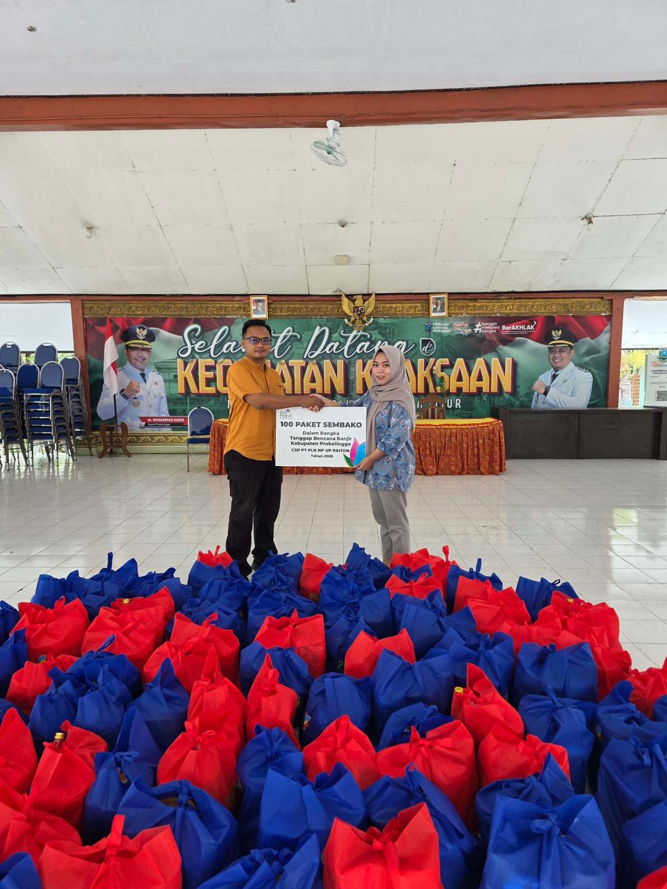 PLN Nusantara Power UP Paiton Salurkan Paket Sembako untuk Korban Banjir di Kabupaten Probolinggo PLN Nusantara Power UP Paiton Salurkan Paket Sembako untuk Korban Banjir di Kabupaten Probolinggo