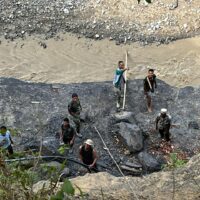 Satgas TNI AD Pimpin Gotong Royong, 550 Meter Pipa Air Bersih Terpasang di Desa Jamat