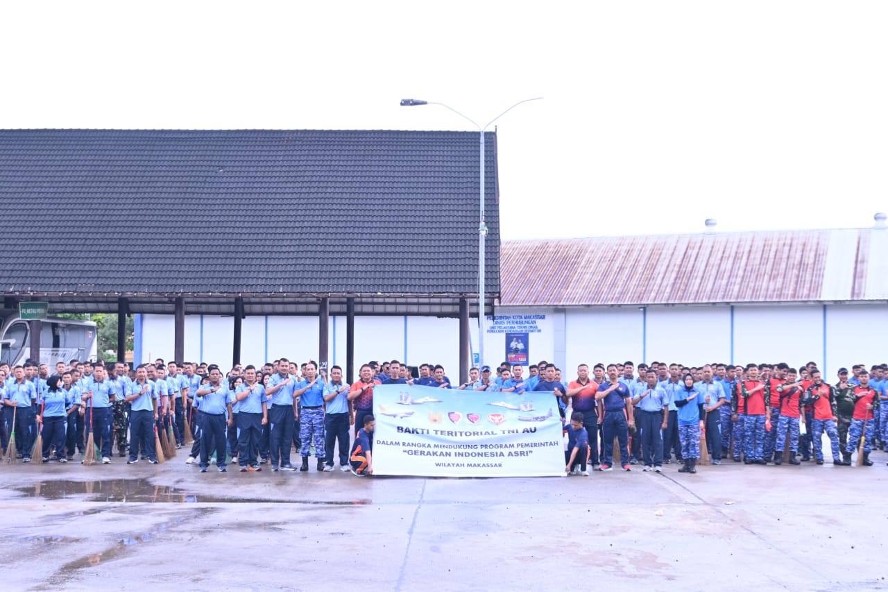 Gerakan Indonesia ASRI, Personel Lanud Sultan Hasanuddin Bersihkan Kawasan Terminal dan Pasar Daya