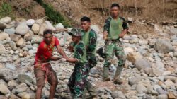 Gotong Royong TNI dan Warga Pacu Pembangunan Jembatan Perintis Garuda di Pesisir Selatan