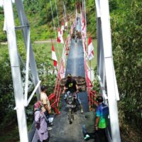 TNI AD Rampungkan Perehapan Jembatan Gantung Desa Empus, Bukti Nyata Pengabdian untuk Rakyat