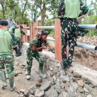 TNI AD Bangun Jembatan Aramco di Agam, Akses Warga Nagari Bayua Kembali Terbuka