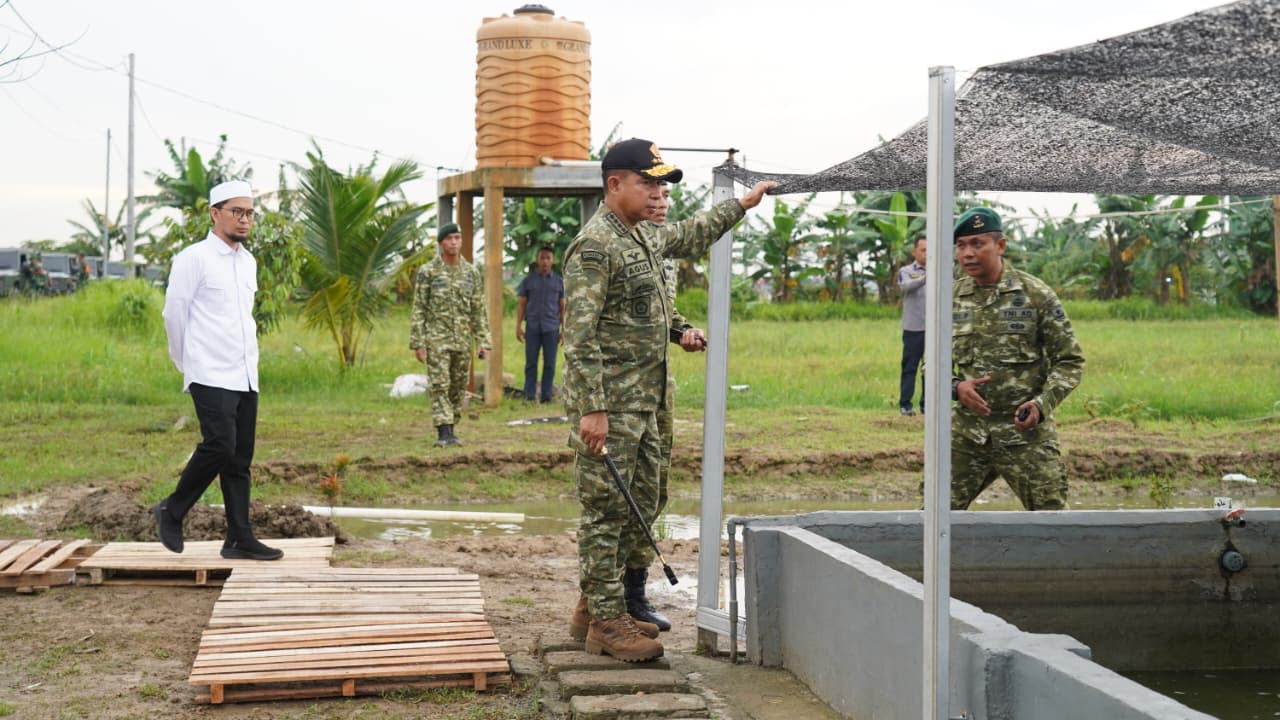 Panglima TNI Tinjau Yonif TP 843/Patriot Yudha Vikasa di Cibitung Panglima TNI Tinjau Yonif TP 843/Patriot Yudha Vikasa di Cibitung