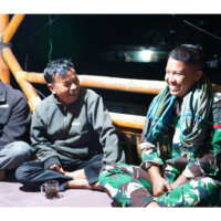 Pererat Kemanunggalan, Satgas TMMD Ke 127 Kodim 0808/Blitar Gelar Ronda Malam Bersama Warga Dusun Tirtomoyo