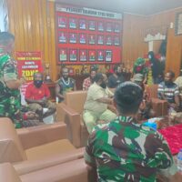 Enam Warga Diserahkan Kepada Perwakilan Keluarga, Kodim 1710/Mimika Tegaskan Proses Sesuai Prosedur Hukum
