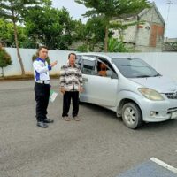 Polantas Menyapa Dorong Kesadaran Tertib Lalu Lintas di Tengah Aktivitas Warga