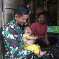 Dansatgas TMMD Kunjungi Rumah Warga Penerima Bantuan RTLH di Linggang Amer