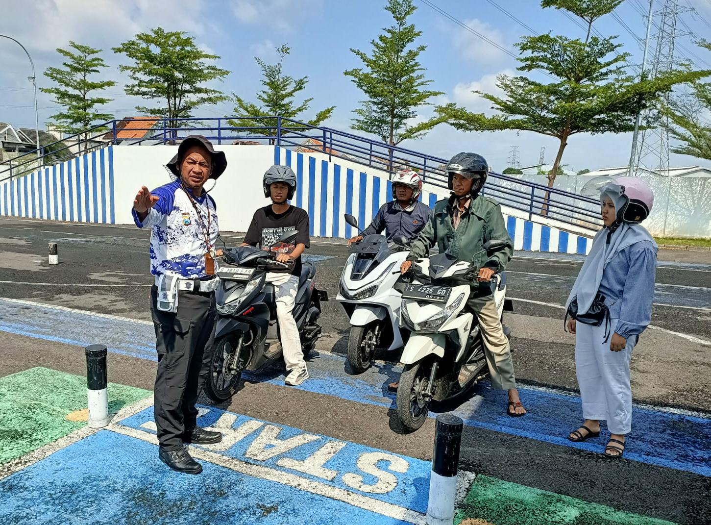 Edukasi Lalu Lintas Berkelanjutan Jadi Fokus Polisi Tuban Edukasi Lalu Lintas Berkelanjutan Jadi Fokus Polisi Tuban