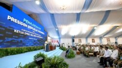 Panglima TNI Dampingi Presiden RI Berikan Pengarahan kepada Ketua DPRD Seluruh Indonesia